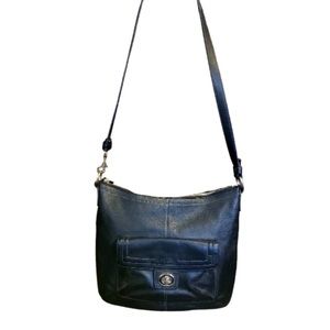 Coach EUC Black Leather Shoulder Bag. Pockets, Long Strap, Nice Inside.